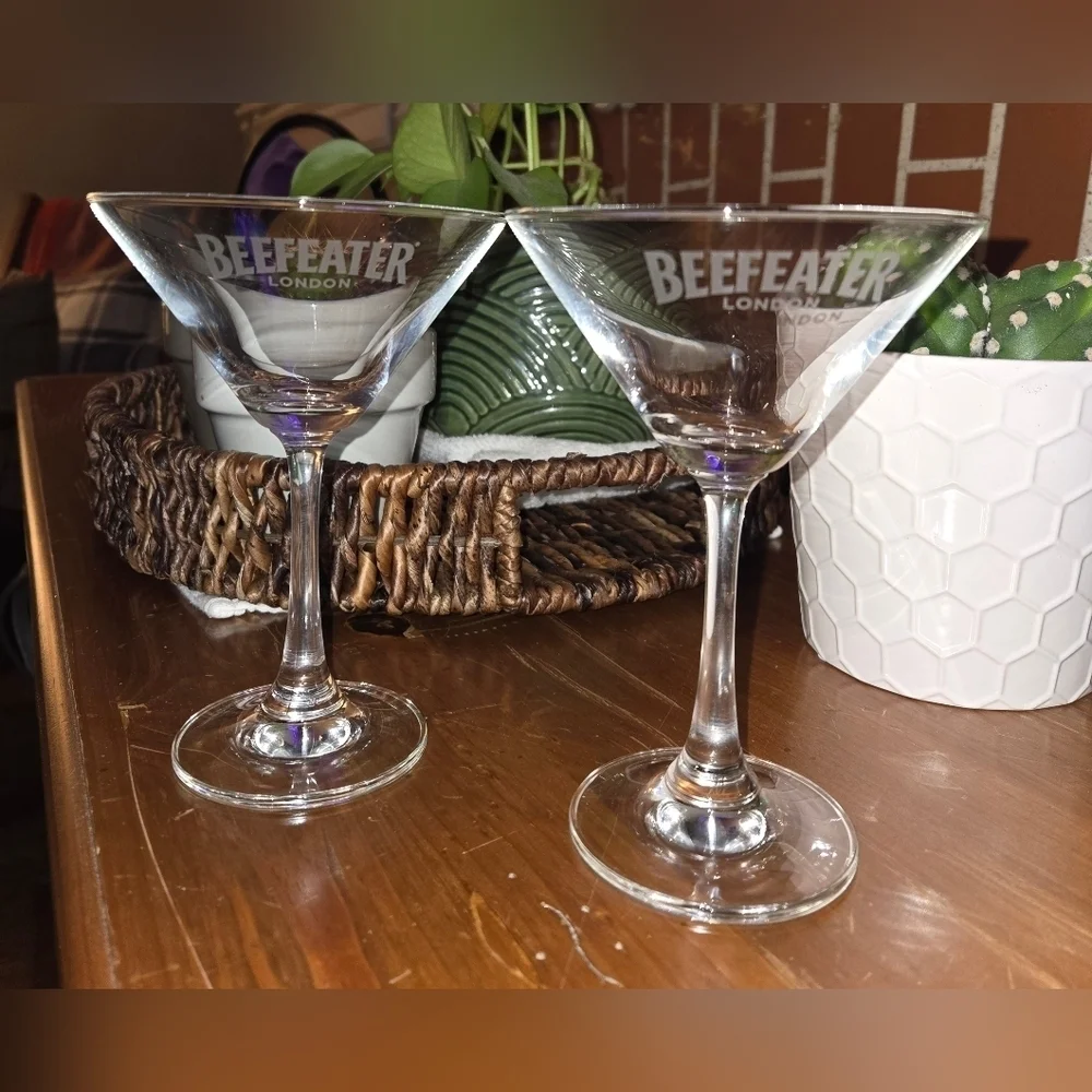 NWOT | Beefeater | Martini Glass Set | Set of Two | Perfect Condition - Picture 5 of 13